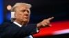 Calon presiden AS dari Partai Republik Donald Trump mengacungkan jari saat berakhirnya acara Konvensi Nasional Partai Republik di Fisery Forum, di Milwaukee, Wisconsin, Selasa, 16 Juli 2024. (Foto: Angela Weiss/AFP)