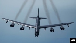 Esta foto de archivo de la Fuerza Aérea muestra un avión B-52H, el 21 de mayo del 2019. Dos de estos bombarderos sobrevolaron el Medio Oriente, en un mensaje de advertencia a Irán.