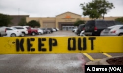 Una antigua tienda de Walmart, Casa Padre es un centro de acogida financiado con fondos federales en Brownsville, Texas, que alberga a más de 1.400 niños migrantes no acompañados, algunos de ellos separados por la fuerza de sus familias.