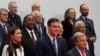La ministra de Medio Ambiente de Chile, Carolina Schmidt, quien preside la cumbre COP25, junto al presidente del gobierno español, Pedro Sánchez y el secretario general de la ONU, Antonio Guterres.