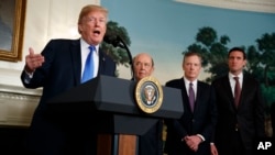 El presidente de EE.UU., Donald Trump, firmó un memorándum para imponer aranceles a la impotaciones de China y las inversiones de ese ese país en EE.UU., el 22 de marzo, de 2018.