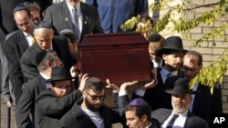 Funeral en el vecindario de Squirrel Hill en Pittsburgh, el miércoles 31 de octubre de 2018