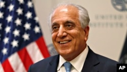 ARCHIVO - En esta foto del 8 de febrero de 2019, el representante especial para la Reconciliación de Afganistán, Zalmay Khalilzad, en el Instituto de Paz de los EE.UU., en Washington.