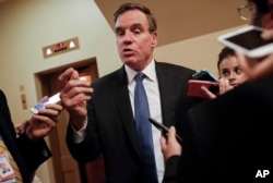 Senador demócrata por Virginia, Mark Warner, vicepresidente de la Comisión de Inteligencia del Senado. Foto de archivo.