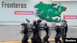 El gobierno busca llegar a un pacto a través del diálogo con las partes, pero los gremios opinan que para que esto ocurra primero se deben derogar los decretros. Photo: Reuters.