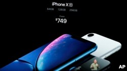 Los teléfonos iPhone serían parte de los productos afectados por la guerra de aranceles entre EE.UU. y China. Foto de archivo.