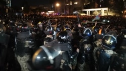 Bakıda aksiya polis tərəfindən dağıdılır
