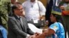 Petro condecora a los rescatistas de los niños perdidos 40 días en la selva de Colombia