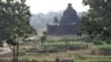 ရခိုင်ပြည်နယ် ရှေးဟောင်း စေတီပုထိုးများရှိရာ မြောက်ဦးမြို့မြင်ကွင်း။ (နိုဝင်ဘာ ၈၊ ၂၀၁၂)