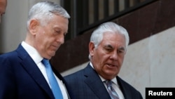 Los secretarios de Defensa, Jim Mattis, y de Estado, Rex Tillerson, tienen previsto testificar el lunes ante la Comisión de Relaciones Exteriores del Senado sobre los poderes de guerra.