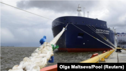 En la imagen, un buque ruso de transporte de gas natural liquado en San Petersburgo.
