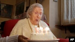 La italiana Emma Morano, recién celebró su cumpleaños 117 el 29 de noviembre de 2016. Es la persona más longeva del mundo.