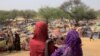 Sejumlah pengungsi asal Darfur, Sudan, tinggal di tenda pengungsi di wilayah perbatasan antara Sudan dan Chad di Borota, Chad, pada 13 Mei 2023. (Foto: Reuters/Zohra Bensemra)