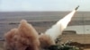 Un lanzamisiles antiaéreo Buk dispara un misil, durante unas maniobras militares en Ucrania, el 12 de octubre de 2019.