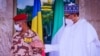 Lokacin da Shugaba Muhammadu Buhari yake yi wa Janar Mahamat Deby Iso (Twitter/ @BashirAahmad)