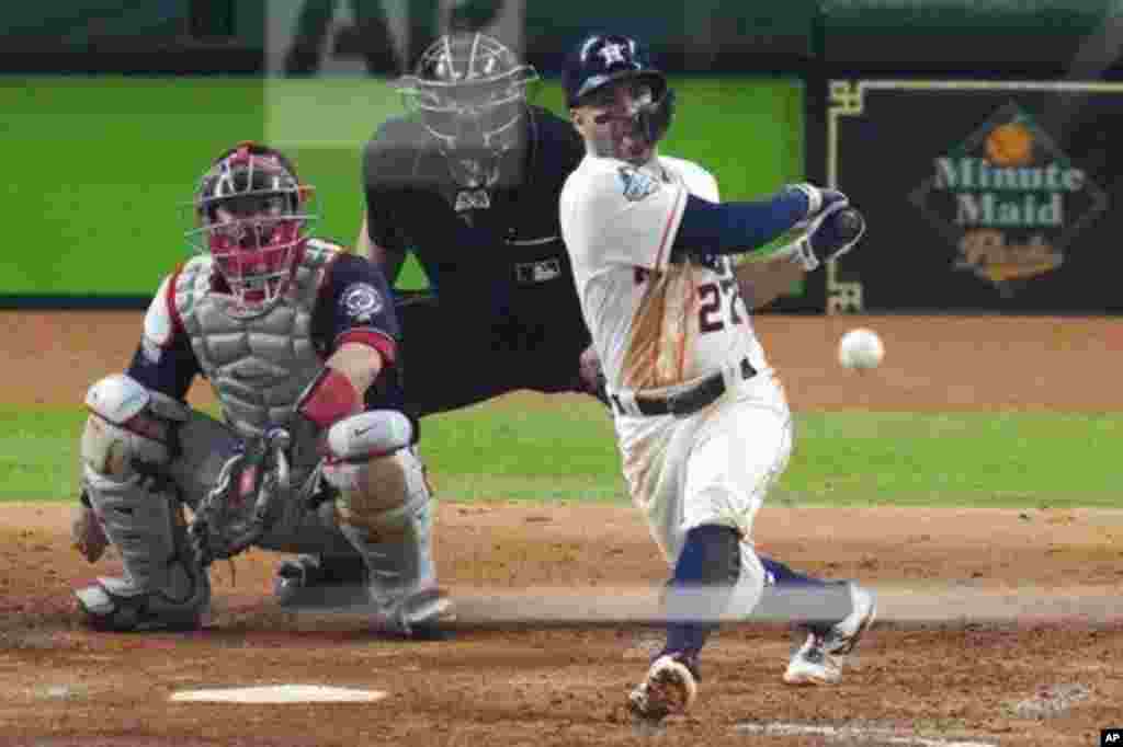 Ni los aportunos hits del venezolano Jos&#233; Altuve pudieron hacer avanzar a los Astros en una humillante derrota 12-3 frente a los Nats. AP.