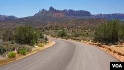 La ley de Arizona, que entrará en vigor proximamente, es duramente criticada por la comunidad hispana en EE.UU.