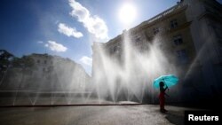 Los récords cayeron también en varios países del norte de Europa: 42,6 °C en Alemania, 40,6 °C en Bélgica y 40,4 °C en Holanda.