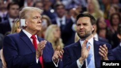 Кандидат у президенти США від Республіканської партії Дональд Трамп оголосив своїм кандидатом у віцепрезиденти США сенатора від Огайо Джей Ді Венса, з'їзд республіканців у Мілуокі, Вісконсин, 15 липня 2024. REUTERS/Andrew Kelly