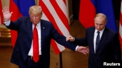 El presidente Donald Trump habla a periodistas mientras se reúne con legisladores en la Sala del Gabinete de la Casa Blanca, el martes 17 de julio de 2018 en Washington. Trump dice que quiso decir lo contrario cuando dijo en Helsinki que no ve por qué Rusia habría interferido en las elecciones estadounidenses de 2016. (AP Photo / Andrew Harnik)