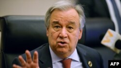 រូបឯកសារ៖ លោក Antonio Guterres អគ្គលេខាធិការ​អង្គការ​សហប្រជាជាតិ ថ្លែង​សុន្ទរកថា​ក្នុង​សន្និសីទ​សារព័ត៌មាន​មួយ​​នៅ​ទីស្នាក់ការ​សហភាព​អាហ្វ្រិក​ ថ្ងៃទី៨ ខែកុម្ភៈ ឆ្នាំ២០២០។ 