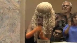 Uruguay aprueba bodas gay