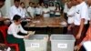၂၀၁၂ ကြားဖြတ်ရွေးကောက်ပွဲတွင်း မဲရေတွက်စဉ်။ (ဧပြီ ၁၊ ၂၀၁၂)
