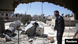 El ataque químico en Siria mató a unas 100 personas.