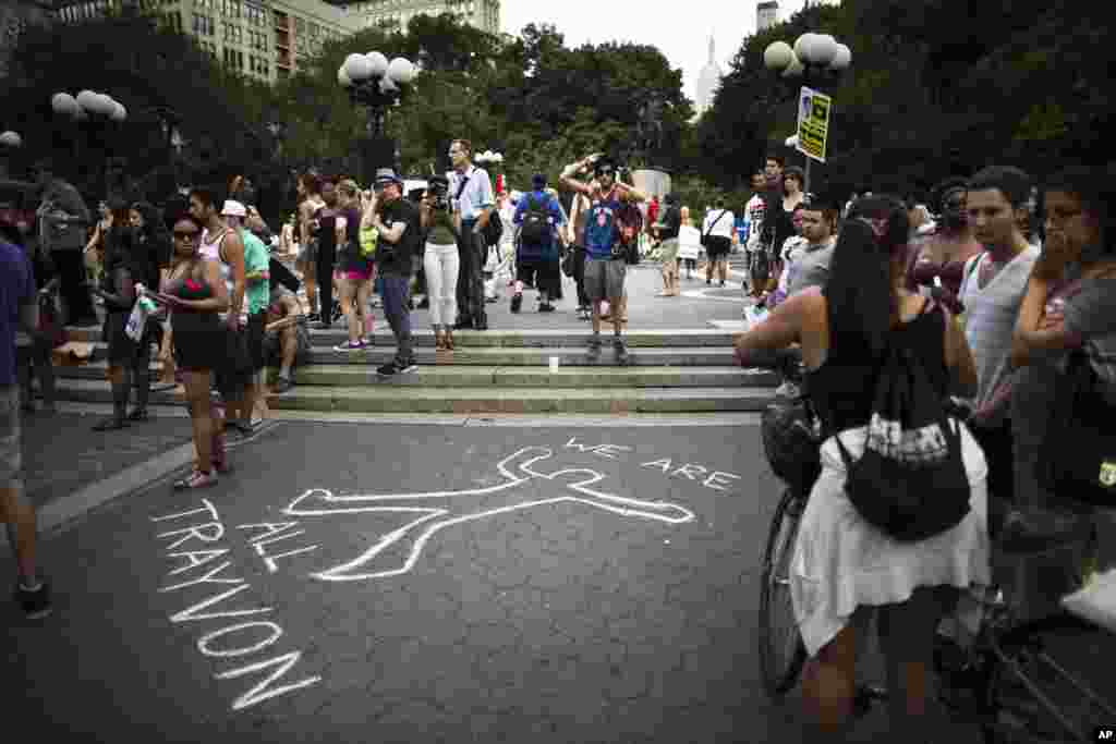 Los manifestantes convergen en Union Square para protestar por el veredicto Zimmerman.