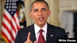 Obama dijo que un grupo de republicanos en el Congreso amenaza con torpedear al gobierno anulando el Obamacare.