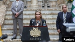 La presidenta interina de Bolivia, Jeanine Áñez, convocó a elecciones el miércoles, en un intento por contener la crisis política después de que se elevaran a ocho los muertos en la jornada más violenta registrada en La Paz.