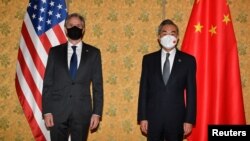 美国国务卿布林肯和中国外长王毅在意大利罗马出席G20峰会期间举行会晤。（2021年10月31日）