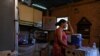 Tarifas de luz y agua se disparan en Venezuela a medida que se reducen los subsidios 