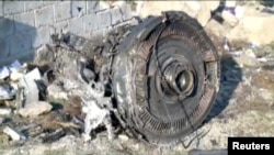 Restos del avión que se estrelló cerca de Teherán el 8 de enero de 2020 (Foto: Reuters)