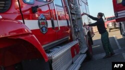 Пожежники готуються повернутись до роботи в Малібу, Каліфорнія, 13 січня 2025 року