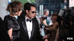El cantante Marc Anthony recibió el premio por logros de toda una vida durante el evento. Su esposa, Jennifer López, lo acompañó.