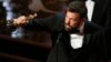 Director and producer Ben Affleck accepts the Oscar for best picture for "Argo" at the 85th Academy Awards in Hollywood, California, February 24, 2013. REUTERS/Mario Anzuoni (UNITED STATES - Tags: ENTERTAINMENT) (OSCARS-SHOW) - RTR3E97Q