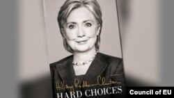 Portada del libro autobiográfico de Hillary Clinton, titulado "Hard Choices2.