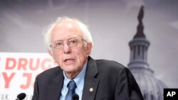 El senador Bernie Sanders en conferencia de prensa el 25 de enero de 2024 en el Capitolio en Washington.