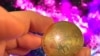Imagen de un Bitcoin, la criptomoneda líder en el campo de dinero digital, que el 16 de febrero de 2021 alcanzó los 50.000 dólares por unidad.