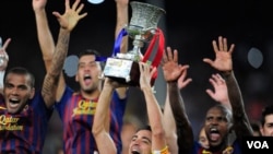 El Barcelona amplió su diferencia ante el Real Madrid y levantó su décima Súper Copa, ante ocho que tienen los "merengues".