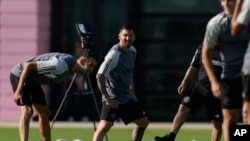 Leo Messi junto a Sergio Busquets y otros compañeros del Inter Miami durante la sesión de entrenamiento este martes 18 de julio de 2023 en Fort Lauderdale, Florida.