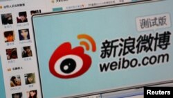 Debido a la cantidad de críticas hacia el régimen, China ha bloqueado en algunos lugares el acceso a Facebook y a Twitter. 