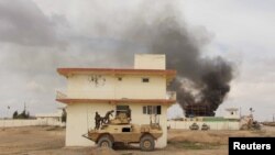 در نزدیکی این مارکیت یک دفتر اردوی ملی افغان نیز موقعیت دارد