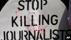 En América Latina, el informe 2015 de RSF dice que la violencia, la impunidad y las agresiones contra los periodistas, “siguen siendo los principales enemigos de la libertad de información”.