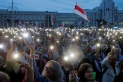 Las manifestaciones han sido en su mayoría pacíficas, pero a pesar de ello, la policía ha realizado decenas de arrestos muchas veces de manera violenta.