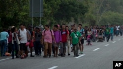 Miles de migrantes, centroamericanos en su mayoría, salieron de sus países en caravanas, intentando llegar a Estados Unidos para pedir asilo.