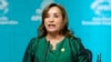 La presidenta de Perú, Dina Boluarte, habla durante la cumbre anual de Cooperación Económica Asia Pacífico, APEC, en Lima, Perú, el sábado 16 de noviembre de 2024.