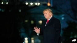 El presidente Donald Trump regresa a la Casa Blanca, en Washington, el domingo, 19 de enero del 2020. (AP Foto/Manuel Balce Ceneta)