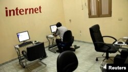 Según fuentes del gobierno, en toda Cuba hay 118 centros de internet, a los que la mayoría de la población sigue sin tener acceso.